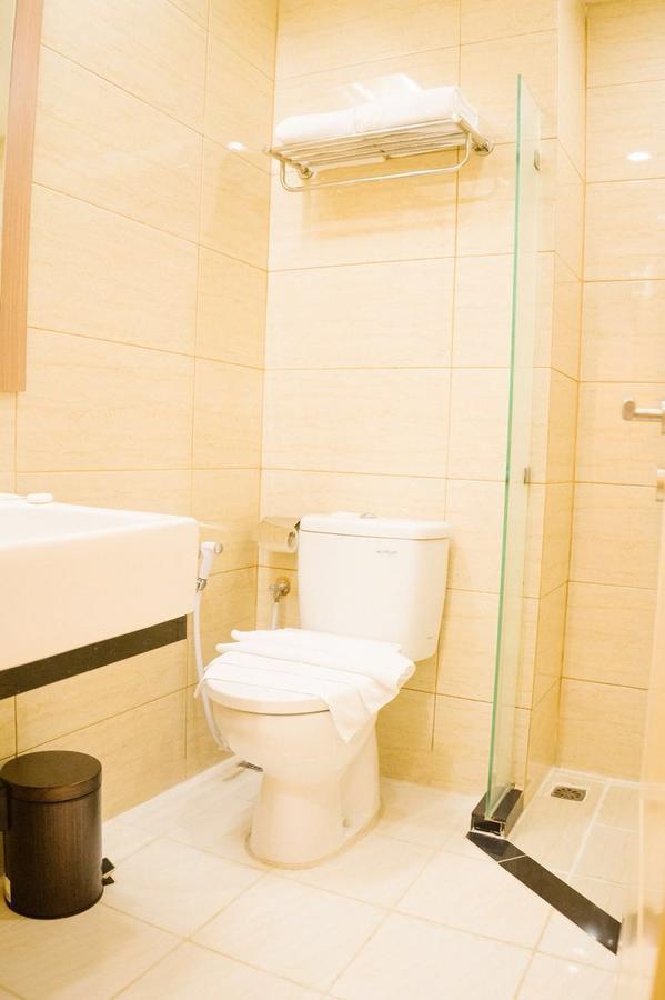Hotel Dharmein Jakarta Exteriör bild