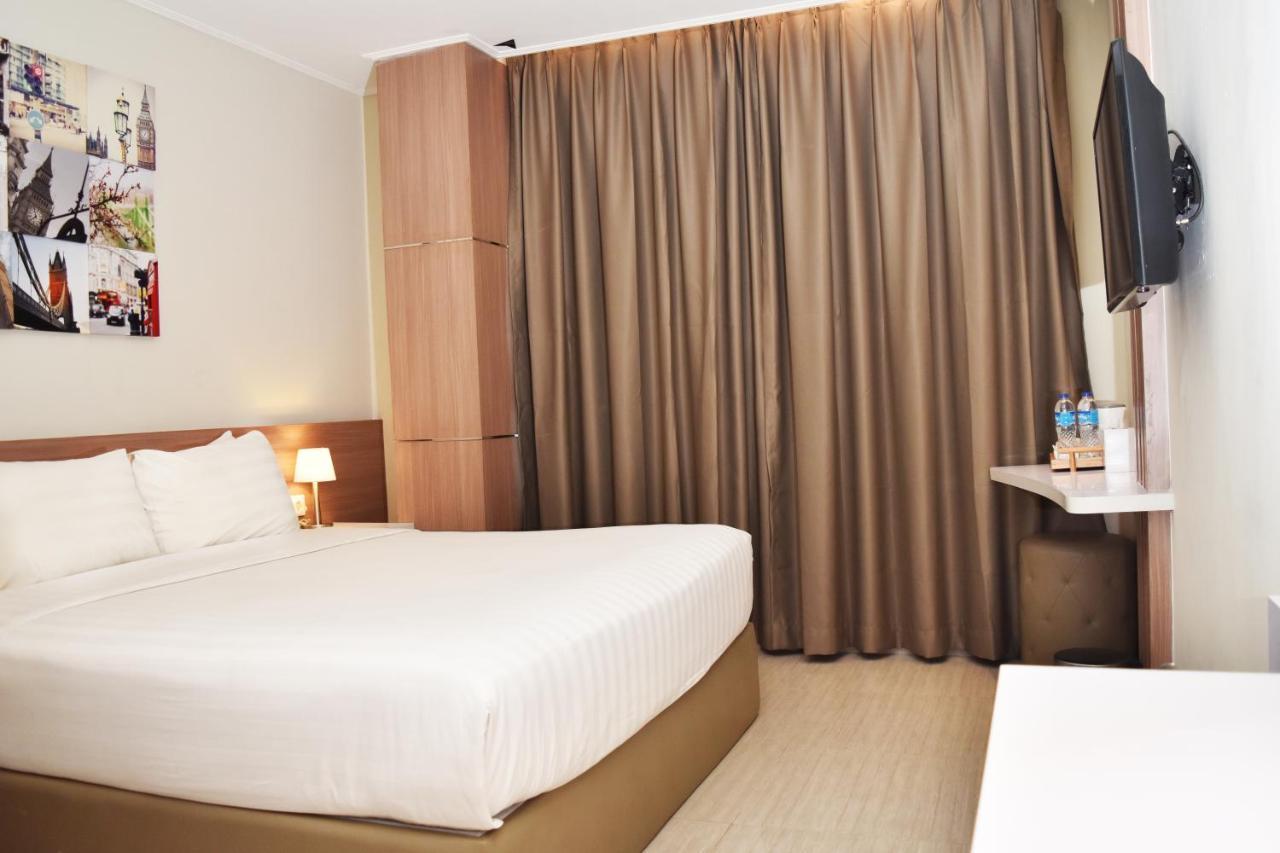 Hotel Dharmein Jakarta Exteriör bild