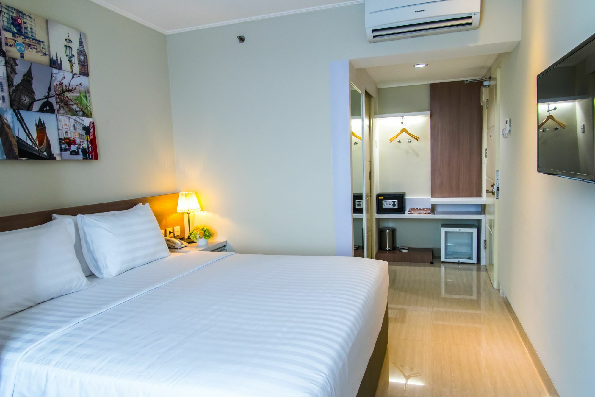 Hotel Dharmein Jakarta Exteriör bild